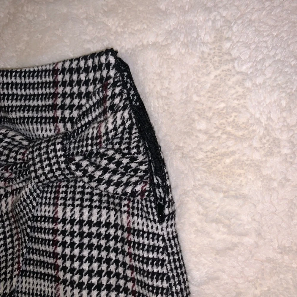 Forever21 Women’s Houndstooth Black White Bow Mini Skirt Size Medium - Picture 3 of 5